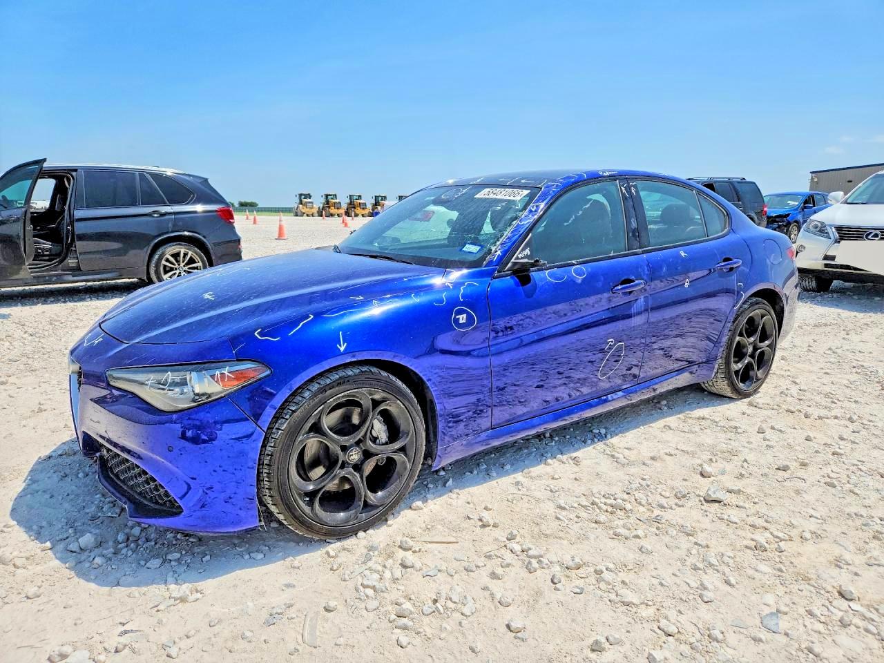 2023 Alfa Romeo Giulia Veloce, VIN ZARFANBN6P7670477 — Front end