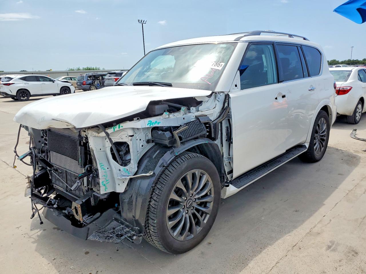 2024 Nissan Armada Platinum, VIN JN8AY2CC1R9197630 — Front end