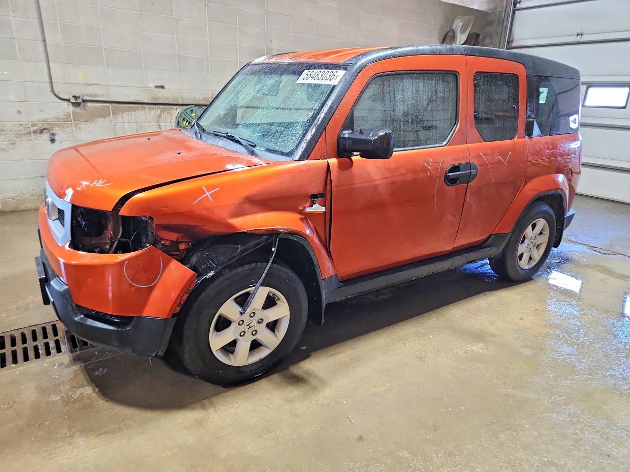 2011 Honda Element EX, VIN 5J6YH2H75BL004842 — Front end