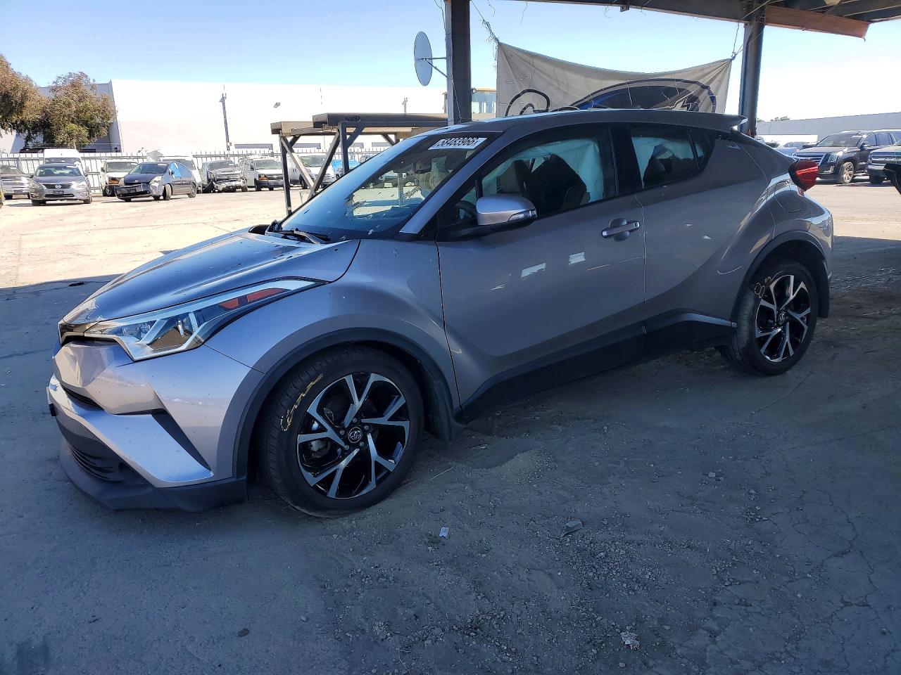 2018 Toyota C-HR XLE, VIN NMTKHMBX0JR023634 — Front end