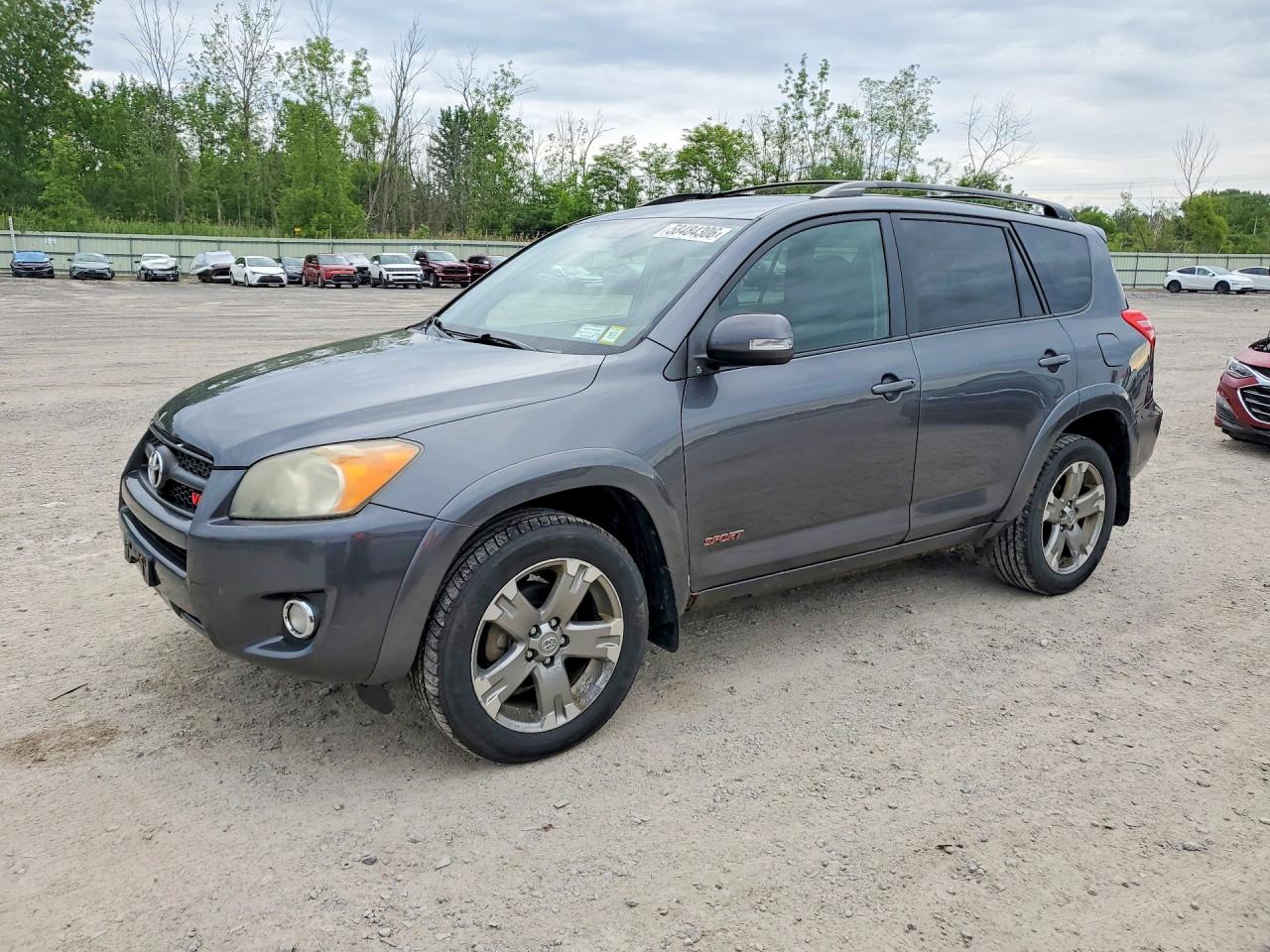 2009 Toyota RAV4 Sport, VIN JTMBK32V295084173 — Front end