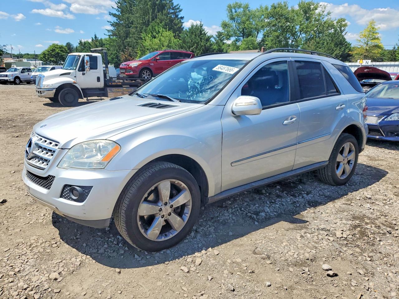 2009 Mercedes-Benz M 350, VIN 4JGBB86E49A522735 — Rear end