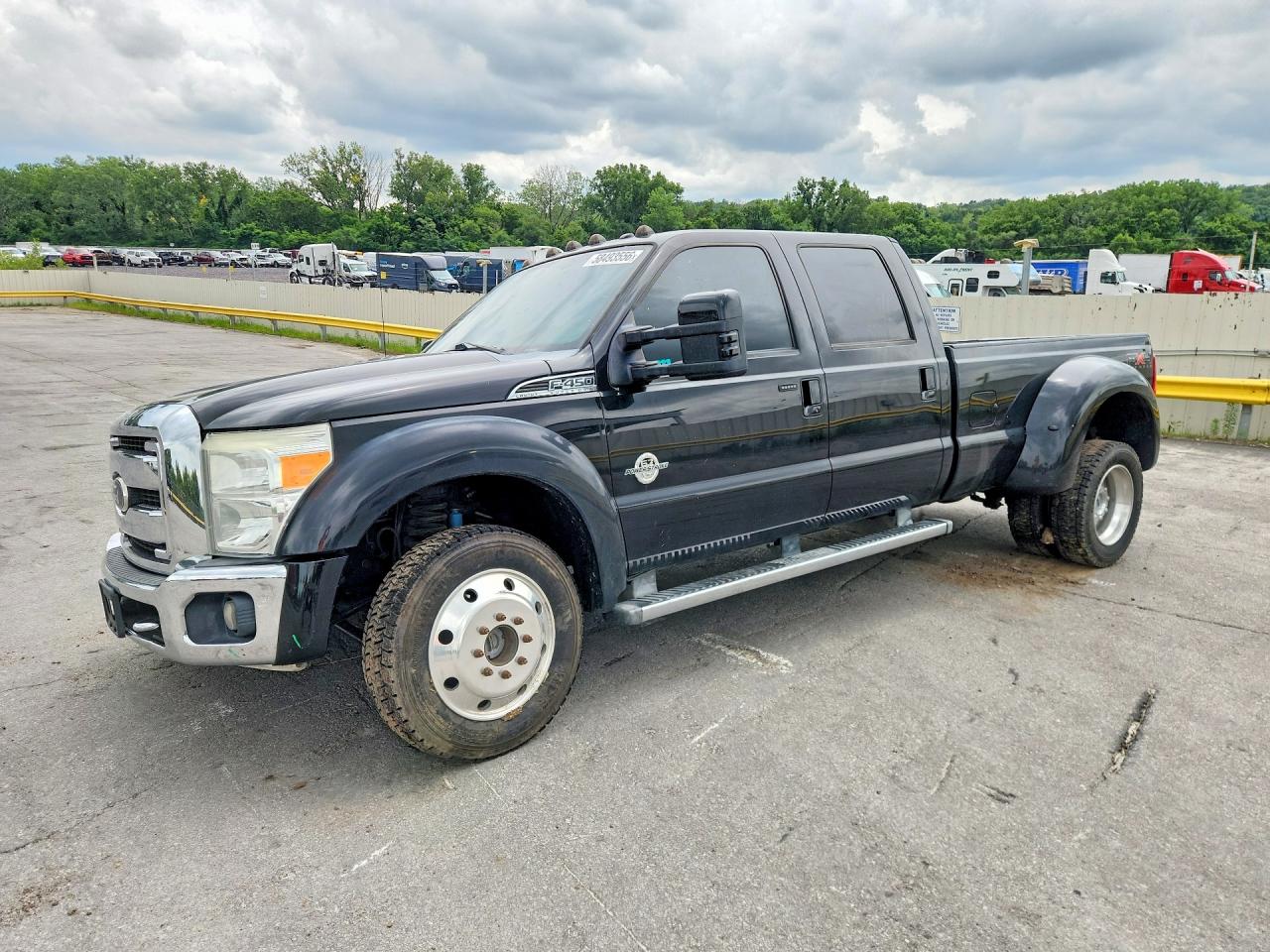 2011 Ford F-450 XL, VIN 1FT8W4DT9BEA29984 — Side