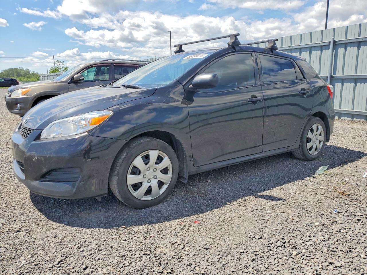 2014 Toyota Matrix, VIN 2T1KU4EEXEC132883 — Side