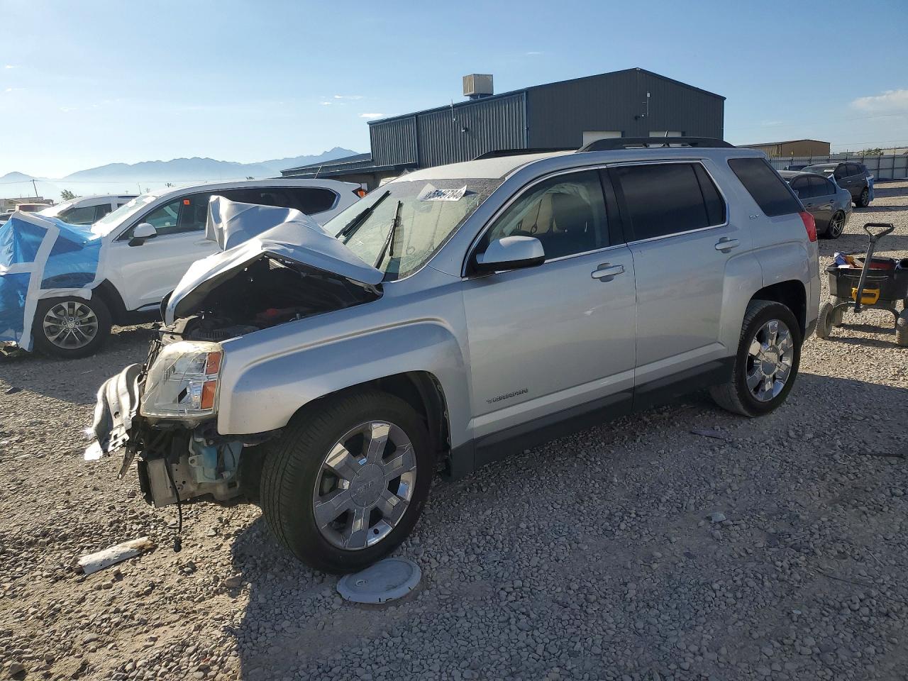 2011 GMC Terrain SLT-1, VIN 2CTFLVE51B6292548 — Front end
