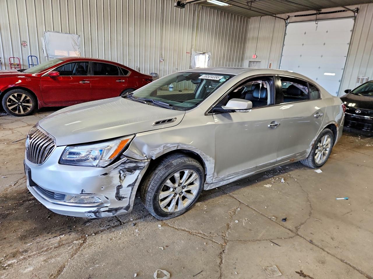 2014 Buick LaCrosse Leather, VIN 1G4GB5GR3EF140747 — Front end