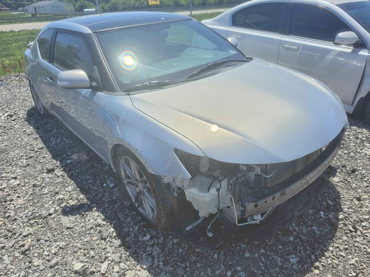 2014 Scion tC 10 Series, VIN JTKJF5C78E3073320 — Front end