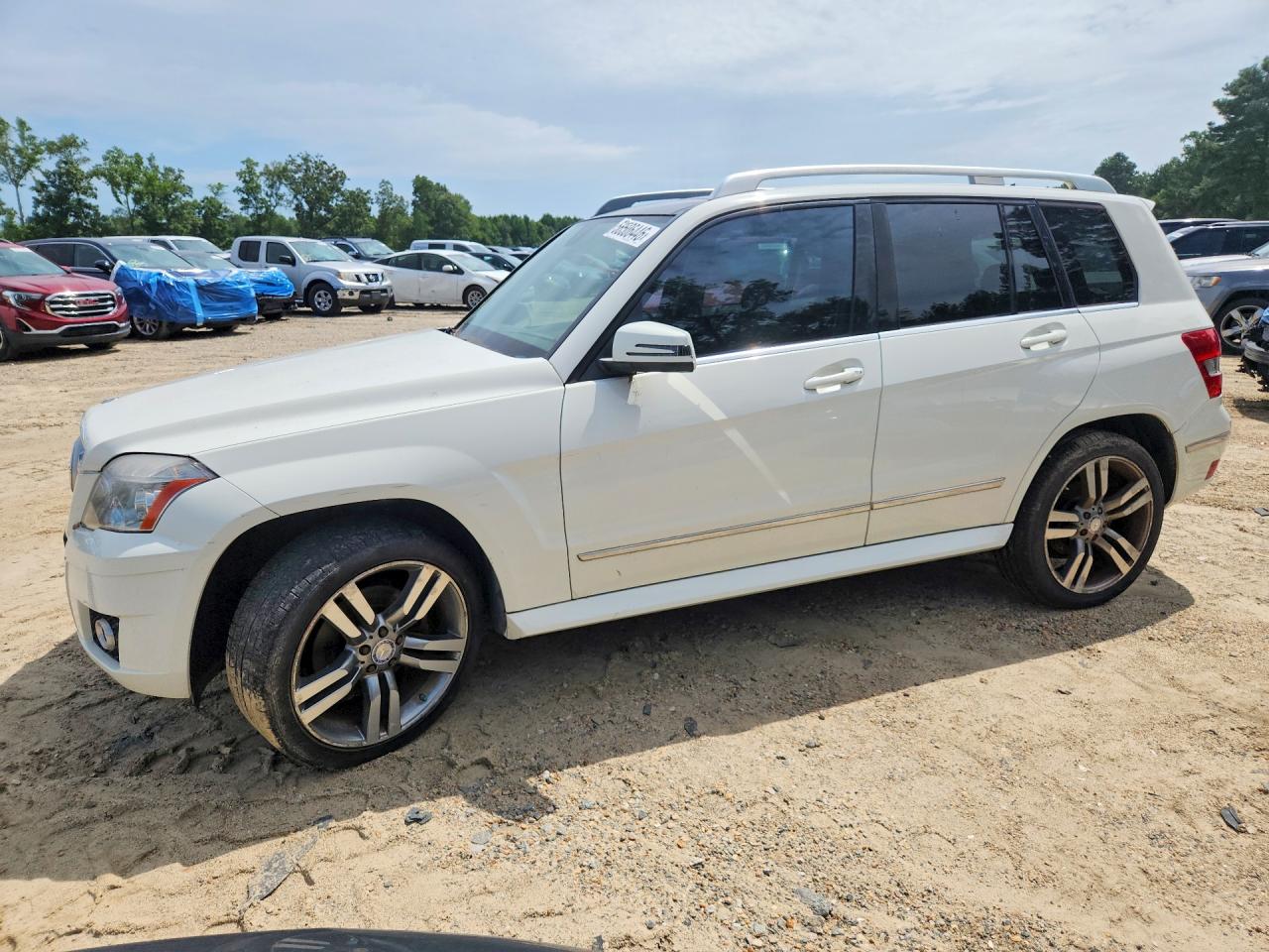 2010 Mercedes-Benz GLK 350, VIN WDCGG8HB4AF487081 — Side
