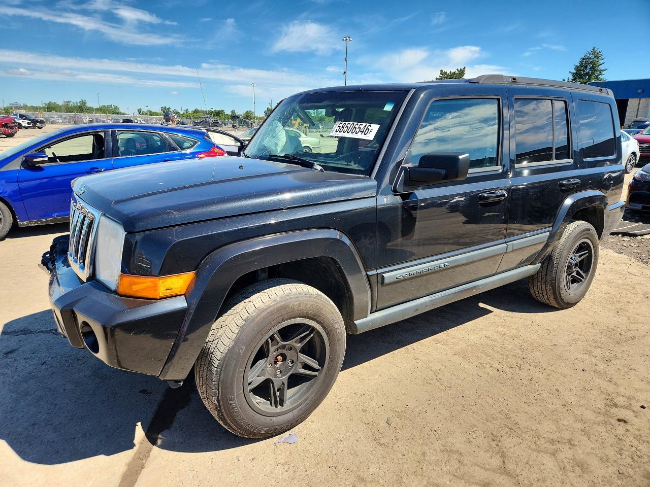 2008 Jeep Commander Sport, VIN 1J8HG48K38C212888 — Front end