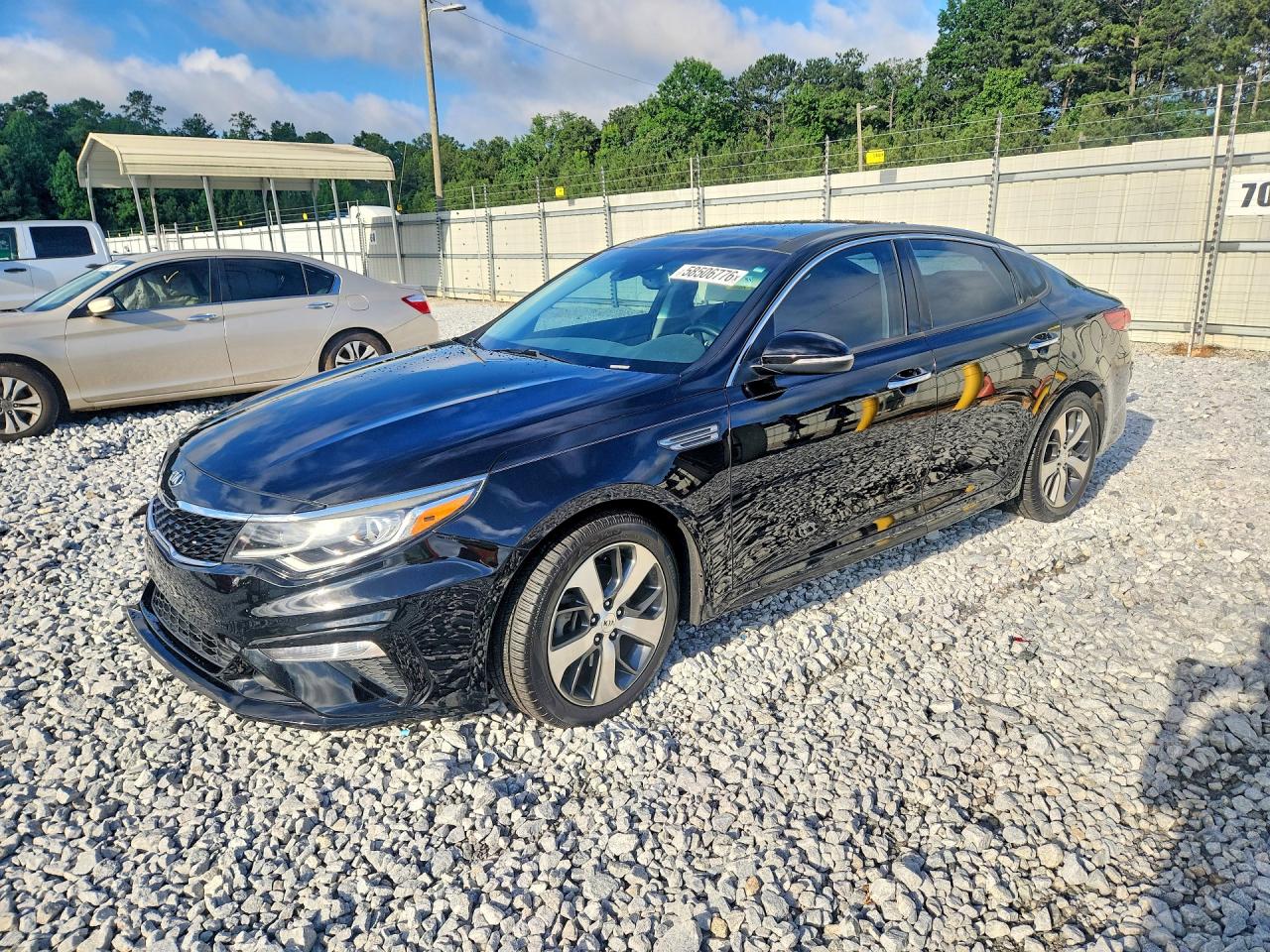 2019 Kia Optima LX, VIN 5XXGT4L35KG292197 — Front end