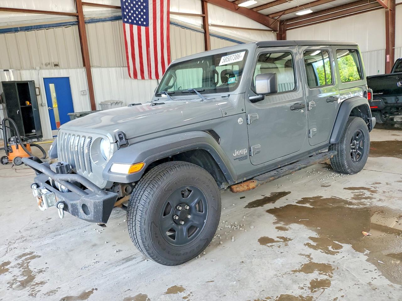 2018 Jeep Wrangler Unlimited Sport S, VIN 1C4HJXDN5JW332514 — Minor dents and scratches