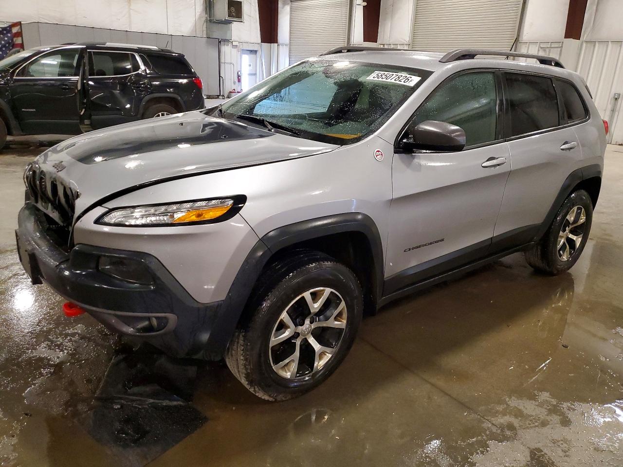 2014 Jeep Cherokee Trailhawk, VIN 1C4PJMBB9EW180181 — Перед