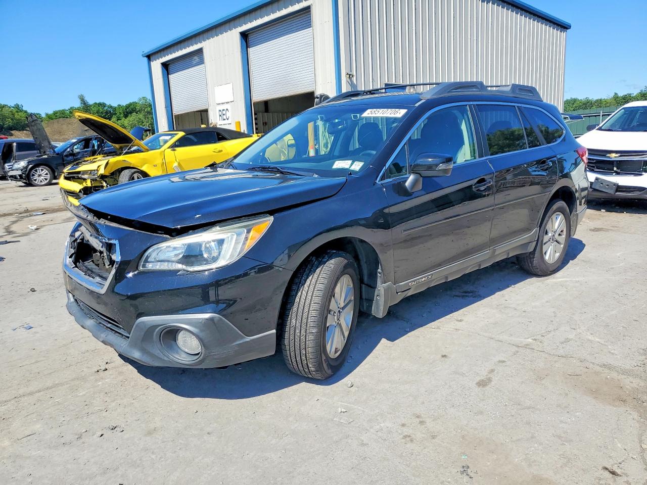 2016 Subaru Outback Premium, VIN 4S4BSBFC3G3283756 — Front end