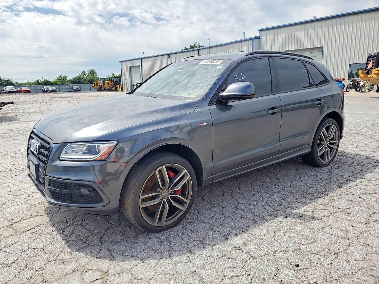 2016 Audi SQ5 Premium Plus, VIN WA1CCAFP3GA091844 — Мелкие вмятины и царапины