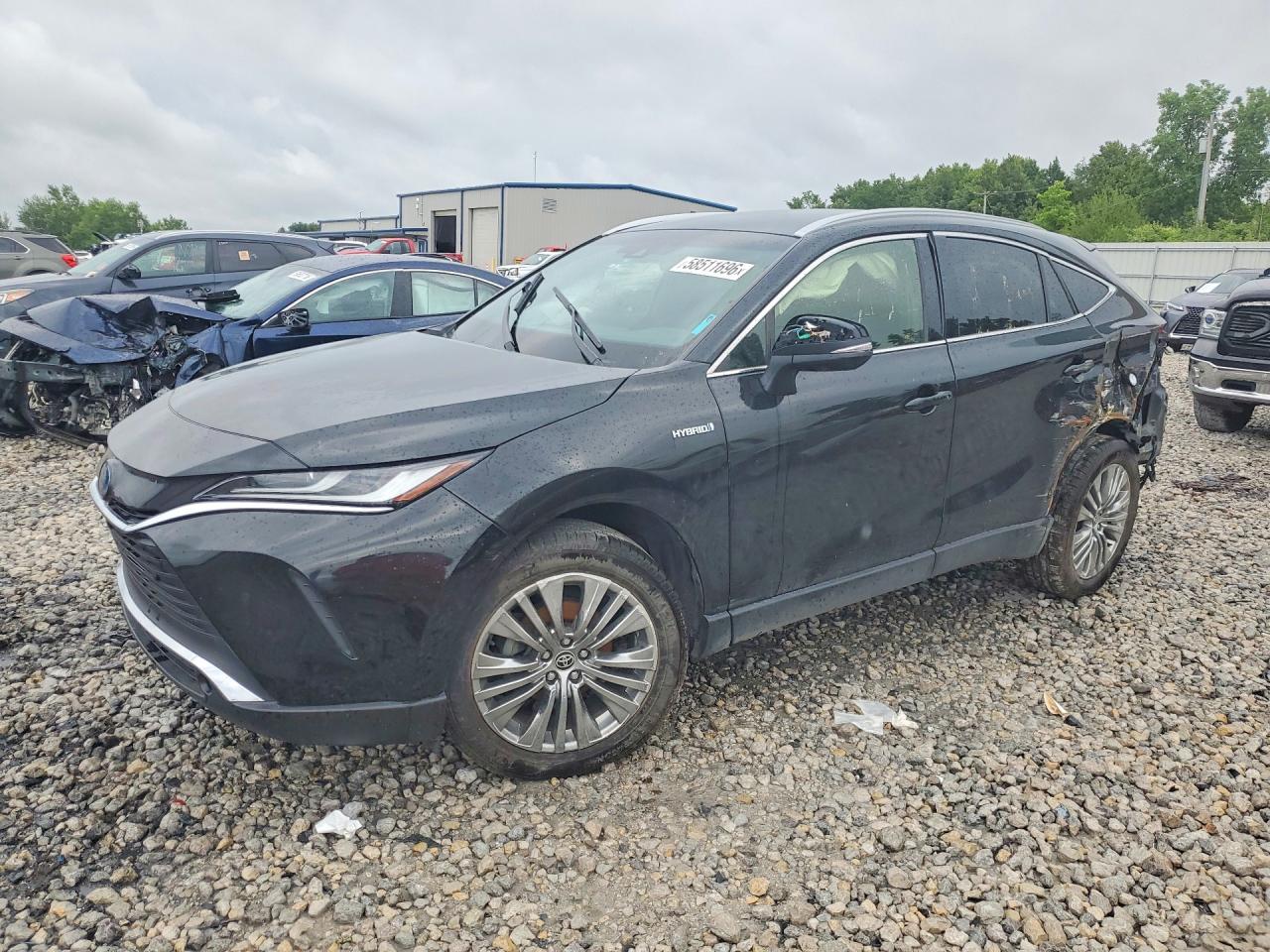 2021 Toyota Venza XLE, VIN JTEAAAAH2MJ035792 — Rear end