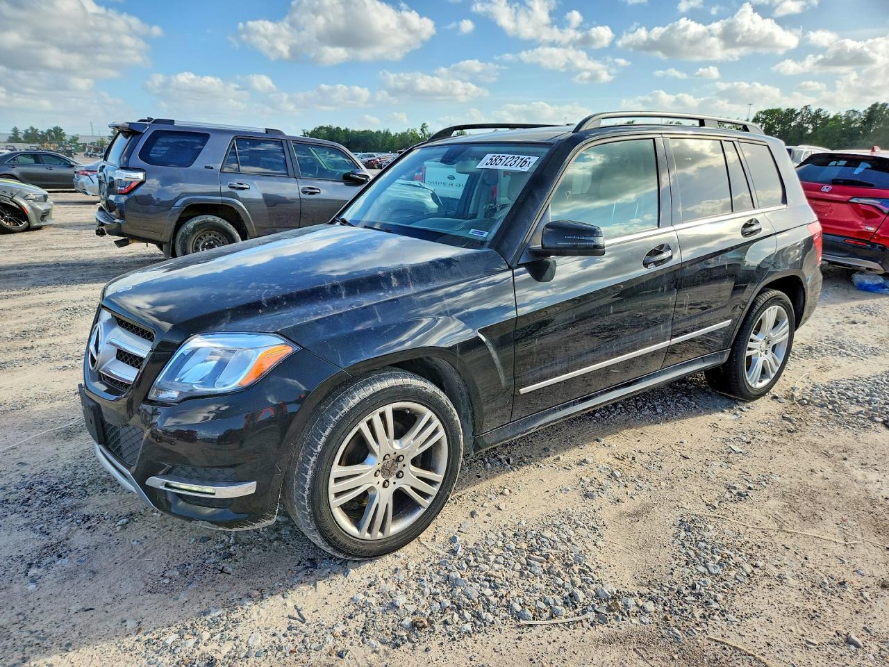 2013 Mercedes-Benz GLK 350, VIN WDCGG8JB4DG069676 — Minor dents and scratches