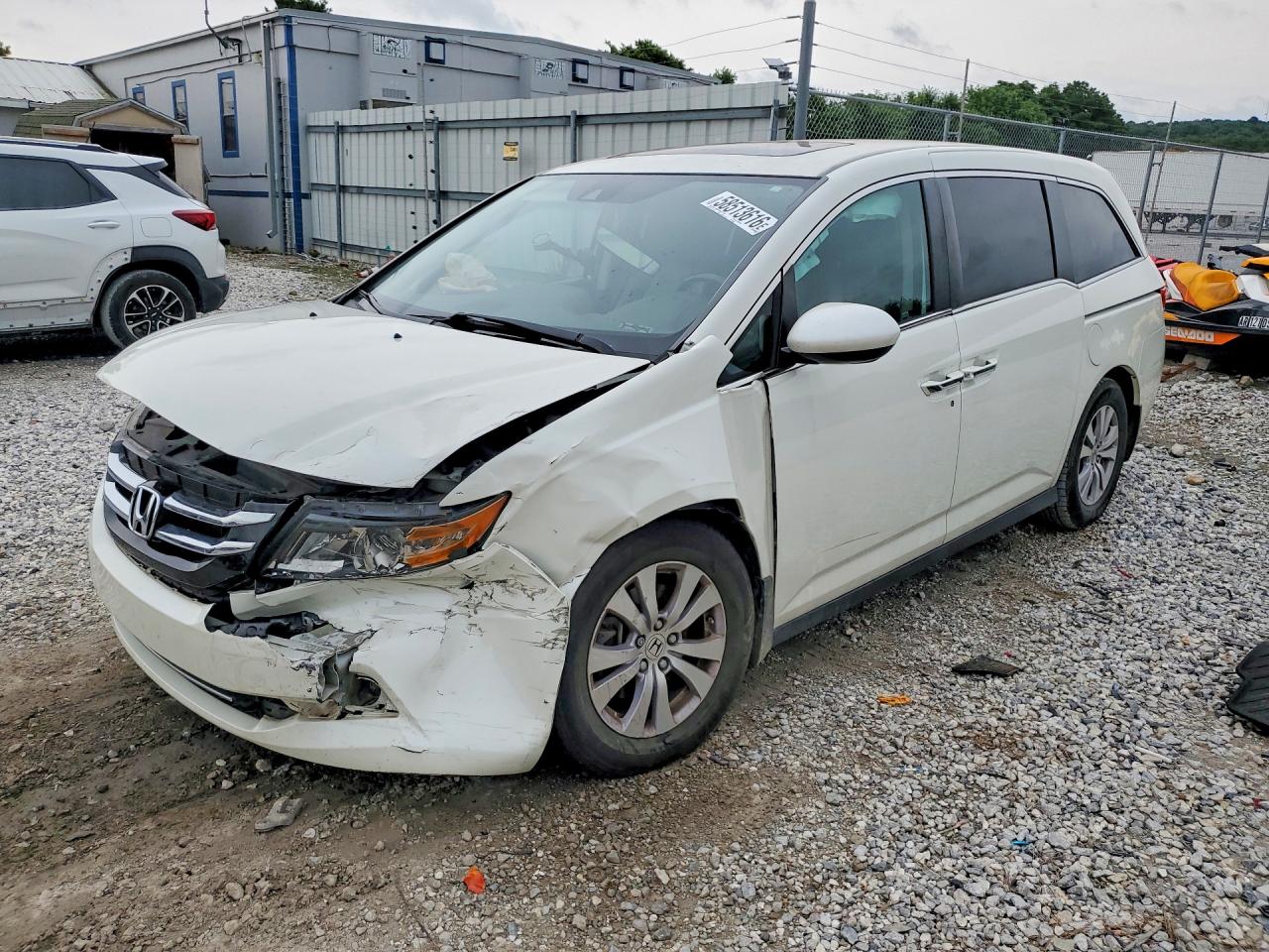 2017 Honda Odyssey EX-L, VIN 5FNRL5H69HB005098 — Front end