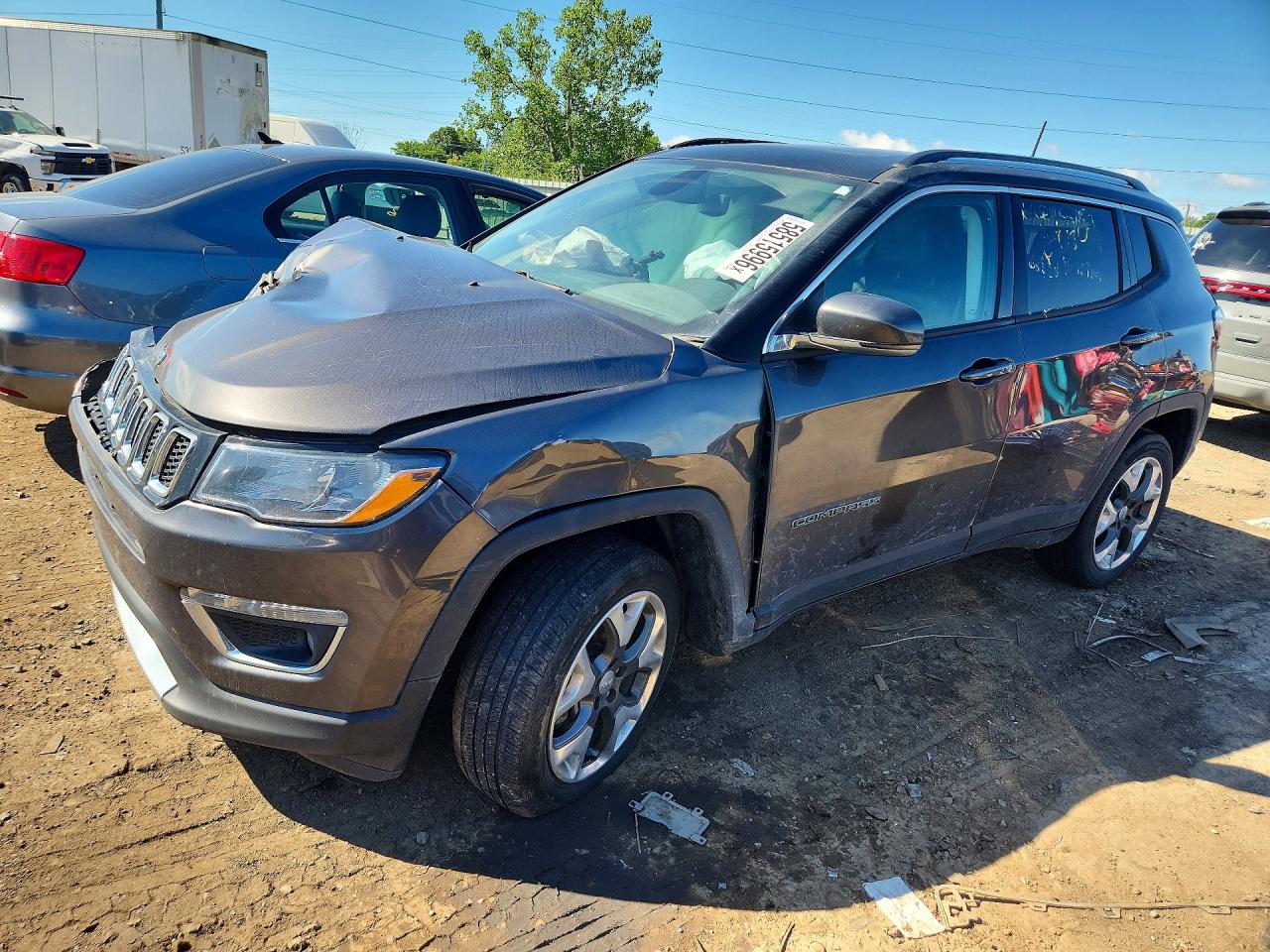 2019 Jeep Compass Limited, VIN 3C4NJDCB9KT652905 — Перед