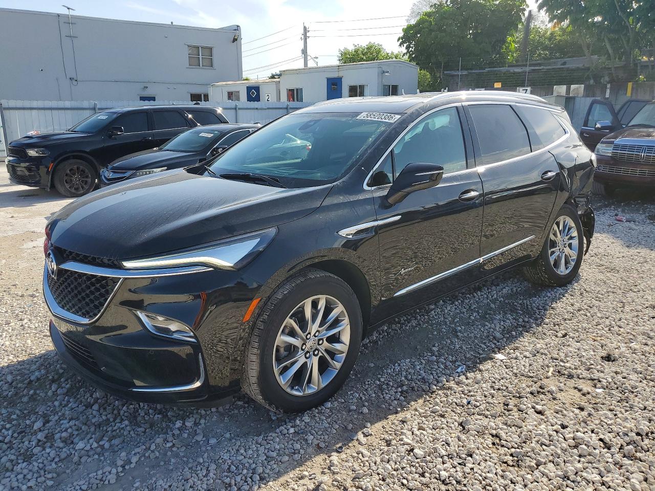 2023 Buick Enclave Avenir, VIN 5GAEVCKW9PJ136126 — Зад