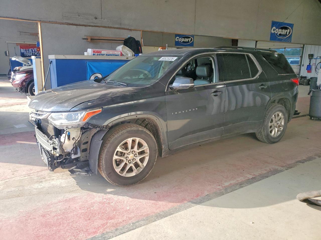 2019 Chevrolet Traverse LT, VIN 1GNEVHKW0KJ308491 — Front end