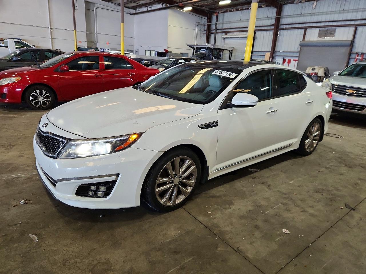 2015 Kia Optima SX Turbo, VIN 5XXGR4A60FG484032 — Rear end