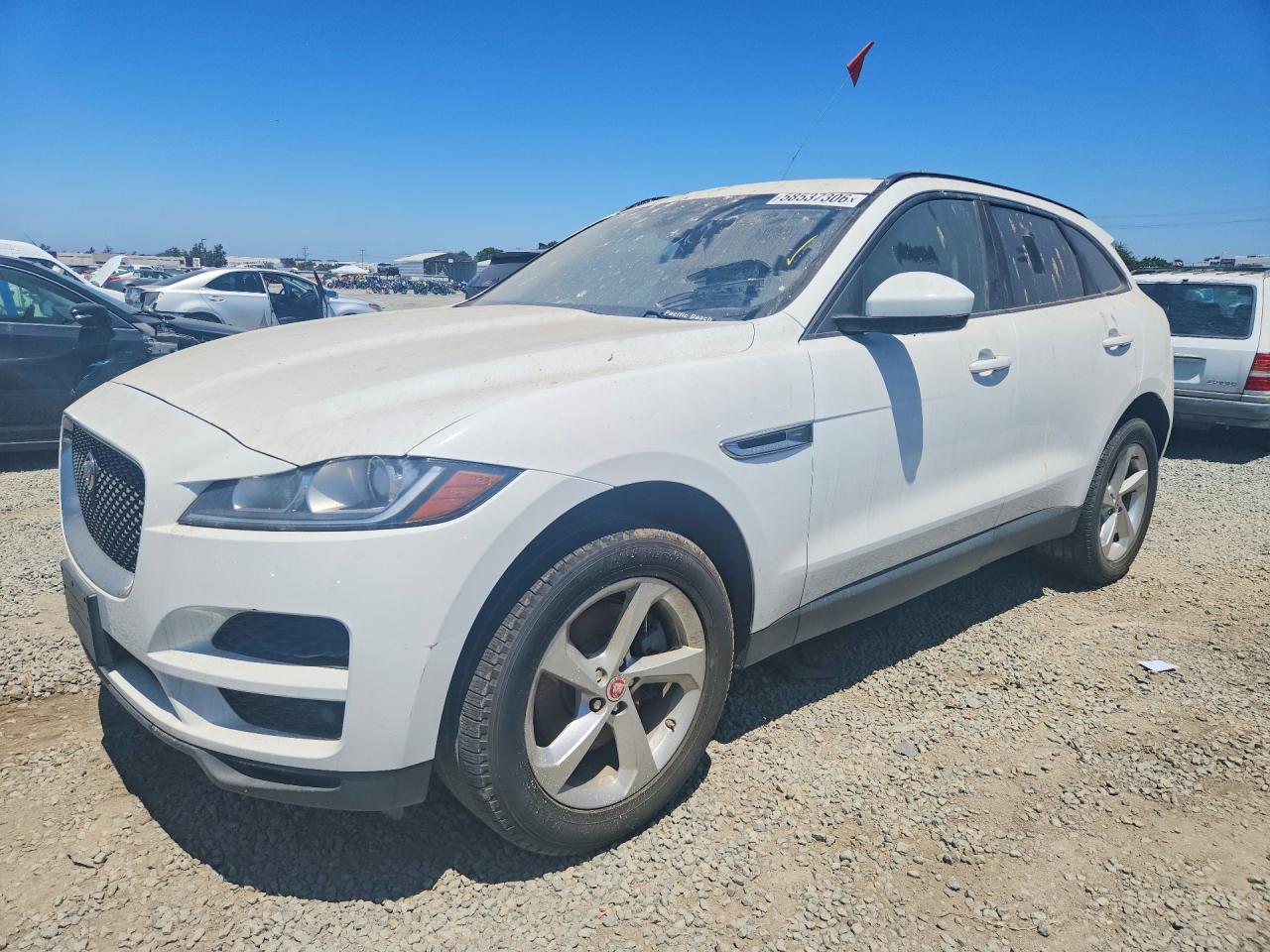 2018 Jaguar F-Pace 35t Premium, VIN SADCJ2EV0JA269013 — Front end
