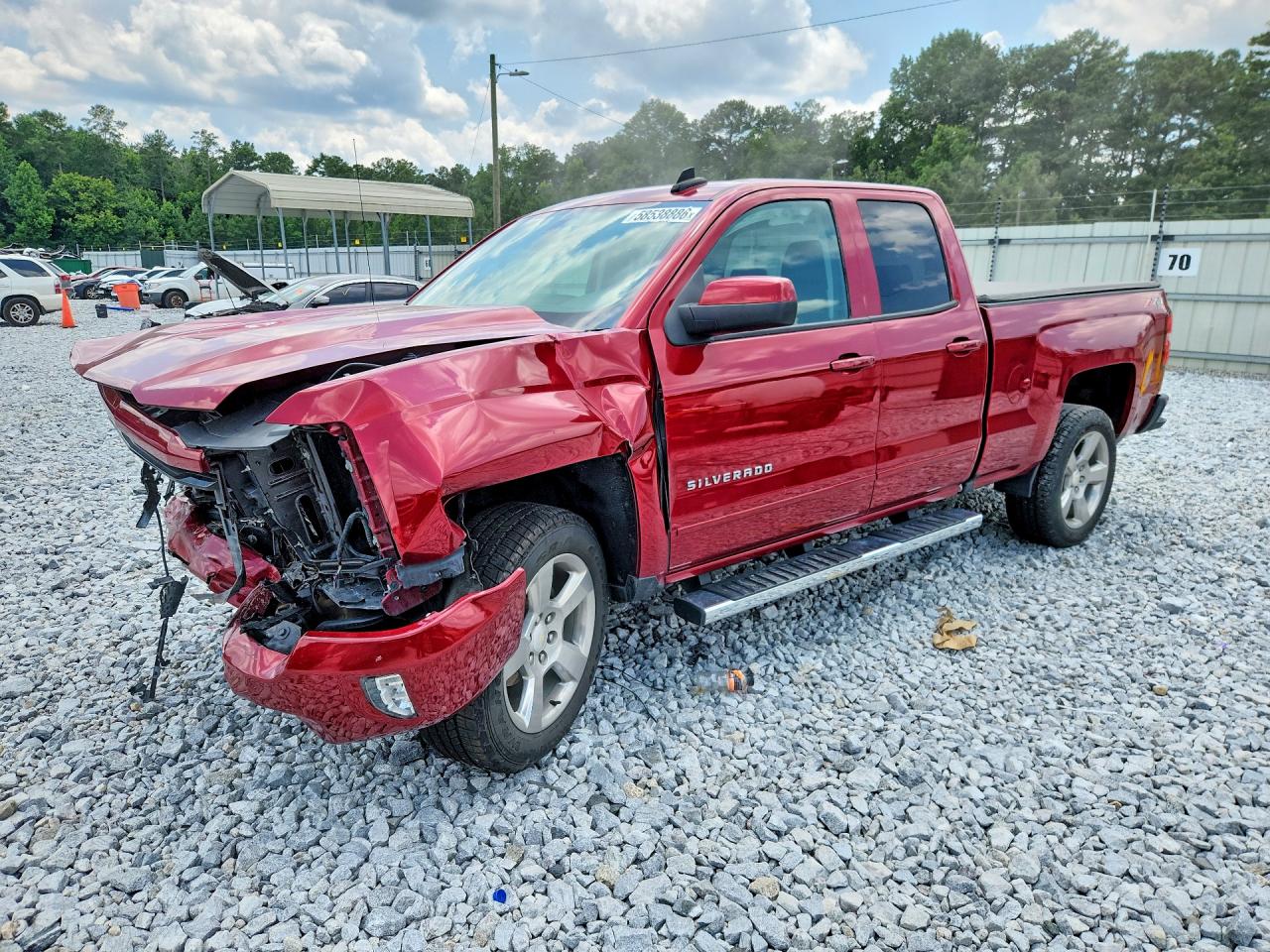 2018 Chevrolet Silverado 1500 LT, VIN 1GCVKREC3JZ363106 — Front end