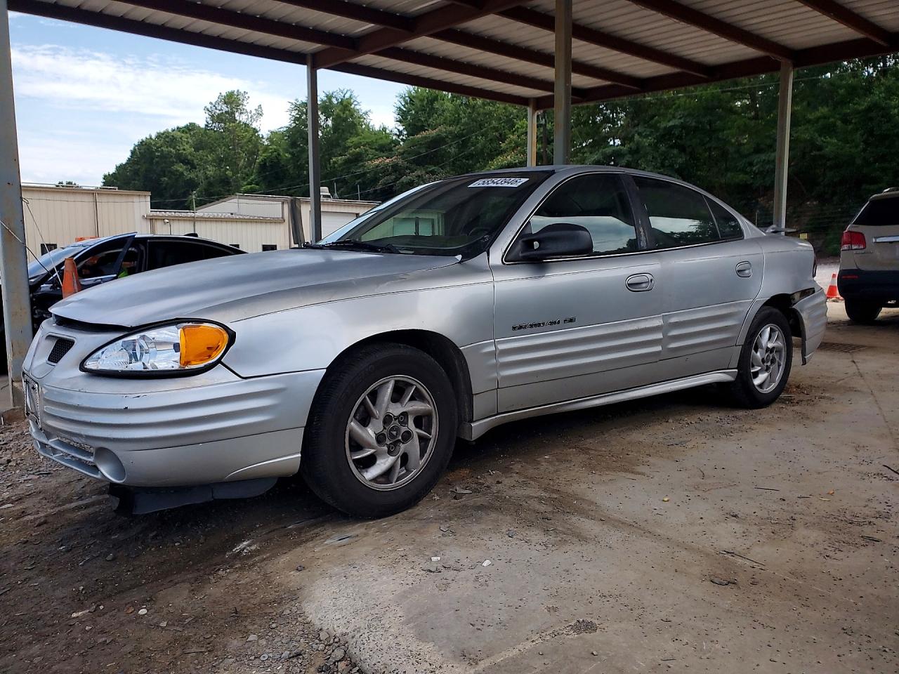 2001 Pontiac Grand Am SE1, VIN 1G2NF52E11M651551 — Front end