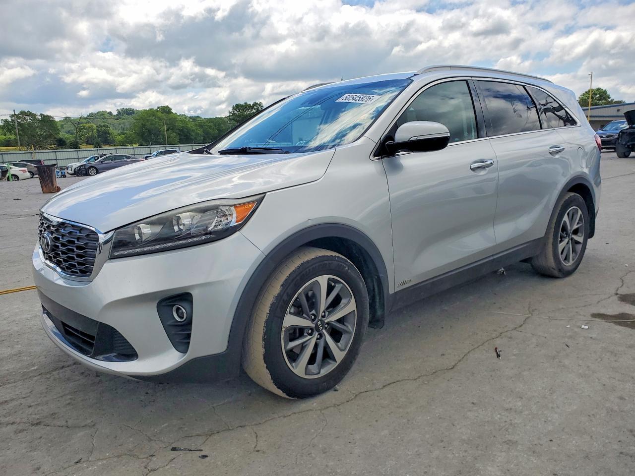 2019 Kia Sorento EX, VIN 5XYPHDA57KG447639 — Minor dents and scratches