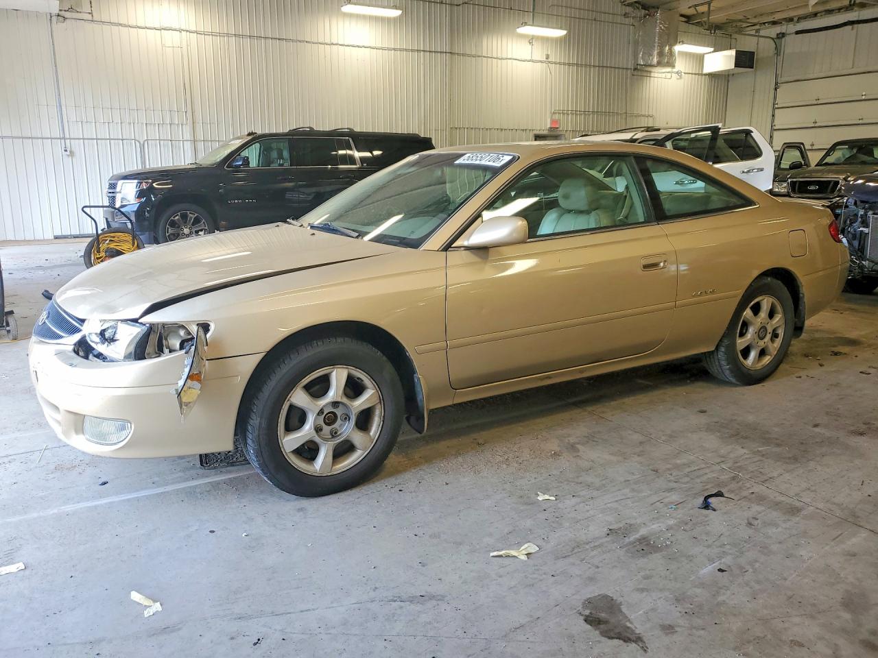 2001 Toyota Solara SLE, VIN 2T1CF28P91C540902 — Front end