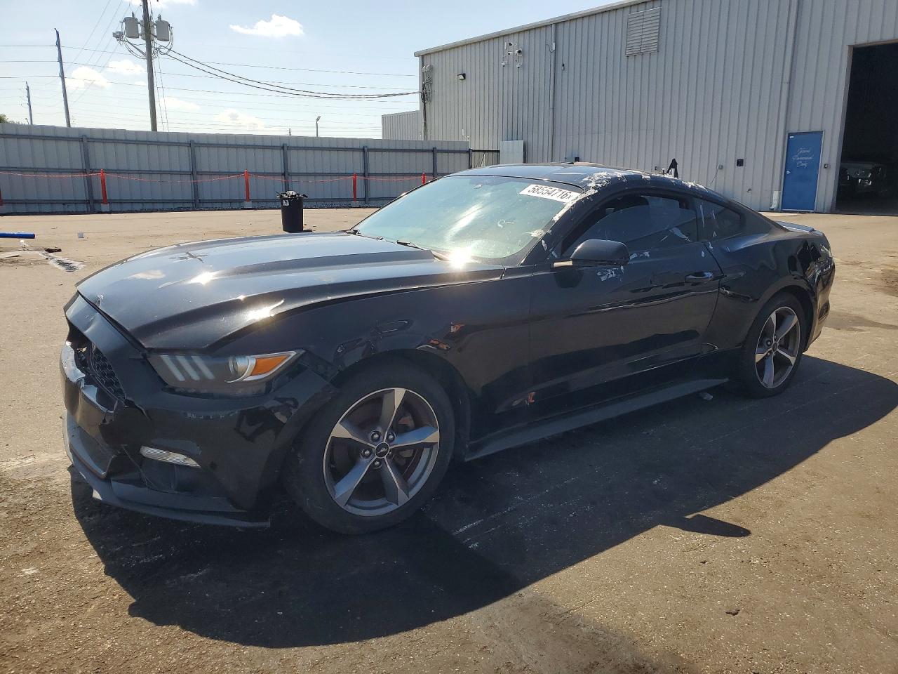 2016 Ford Mustang V6, VIN 1FA6P8AM8G5292313 — Front end