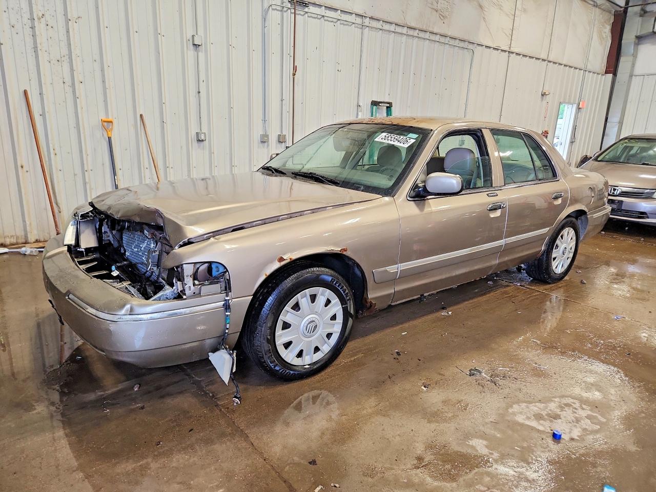 2004 Mercury Grand Marquis GS, VIN 2MEFM74W34X678639 — Front end