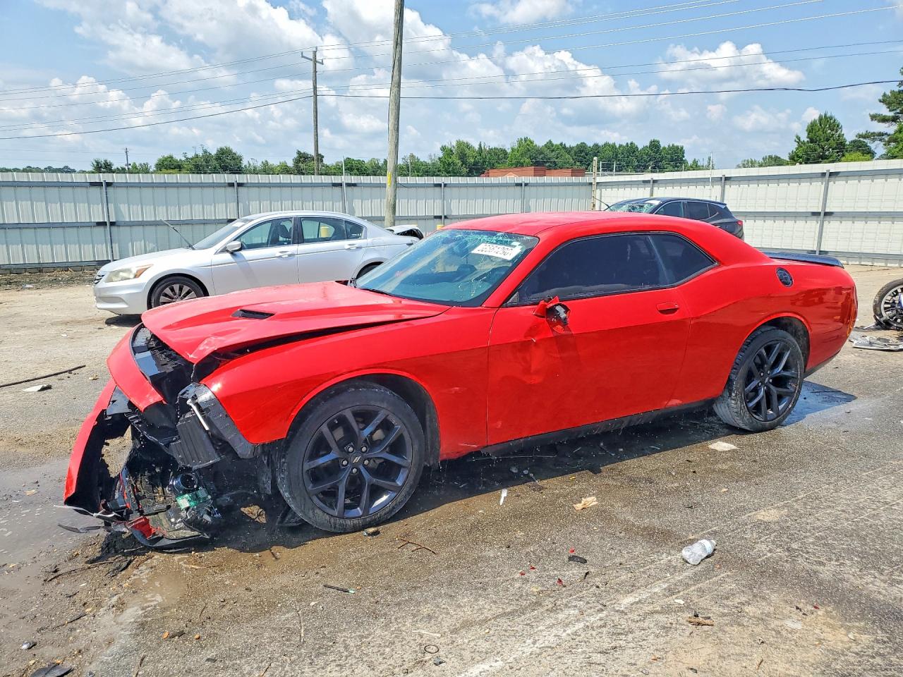 2022 Dodge Challenger SXT, VIN 2C3CDZAG0NH215094 — Перед