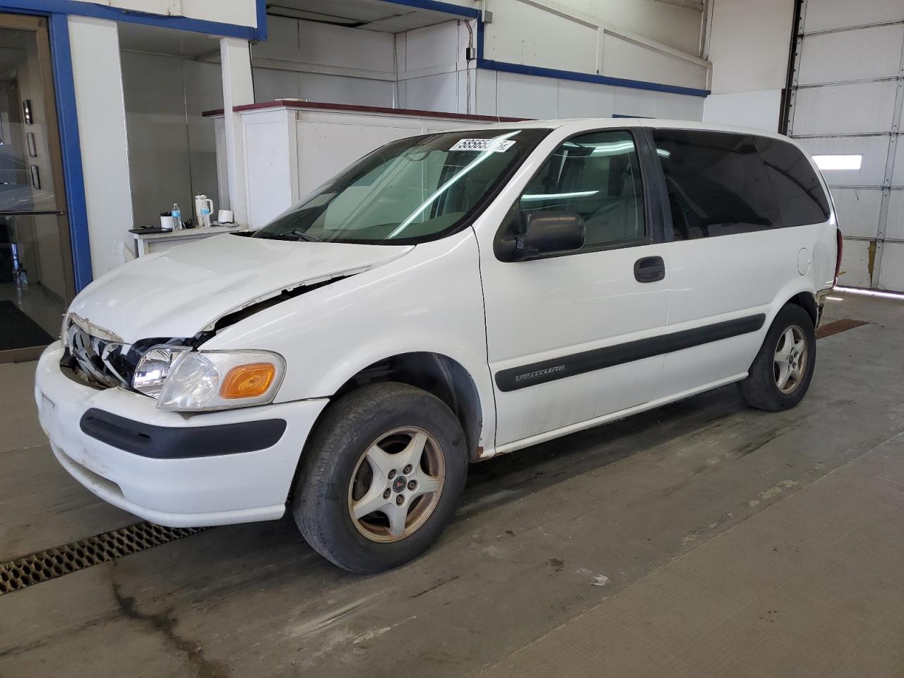 1998 Chevrolet Venture, VIN 1GNDU06E1WD260831 — Rear end