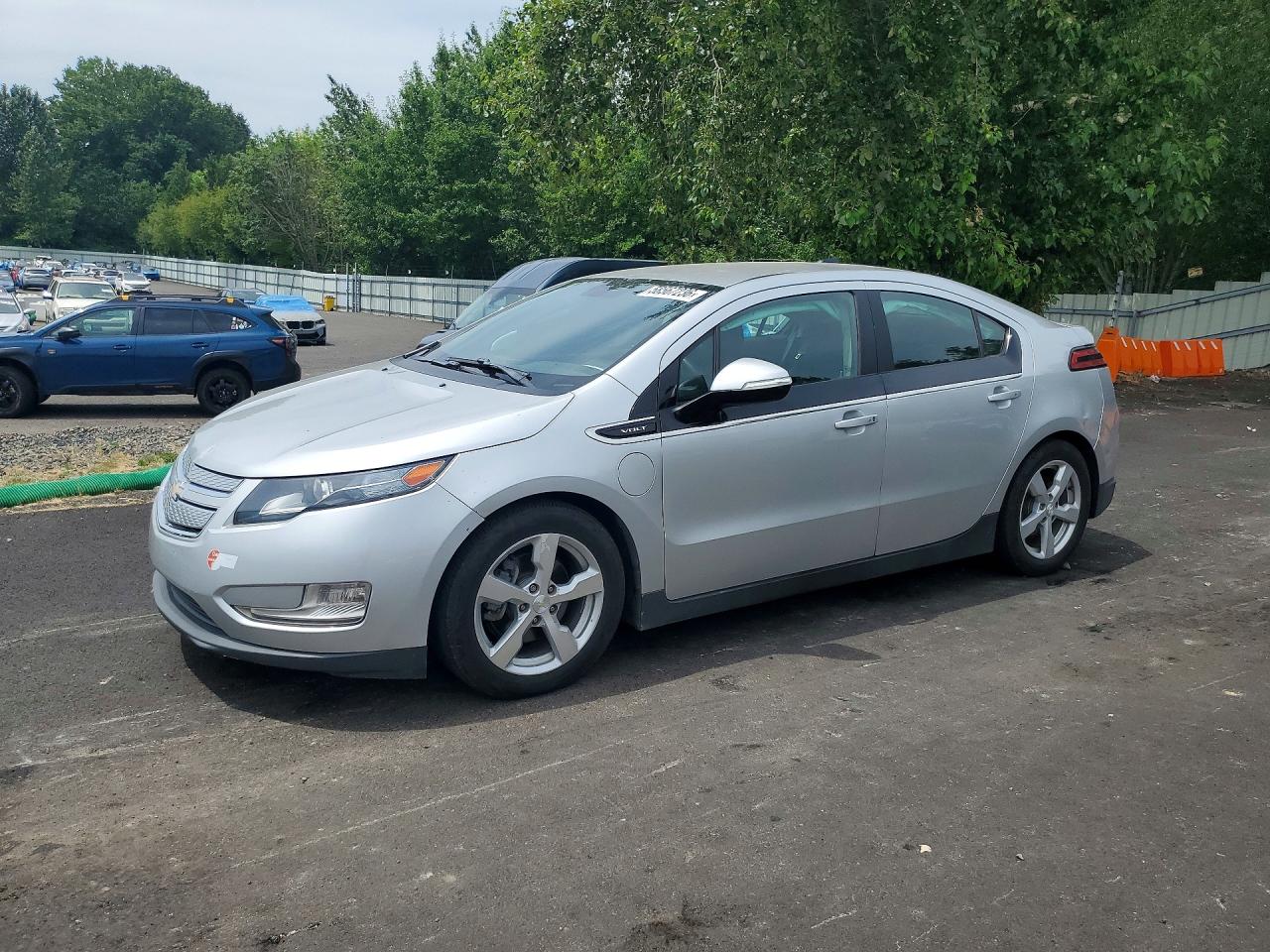 2013 Chevrolet Volt, VIN 1G1RA6E4XDU113710 — Front end