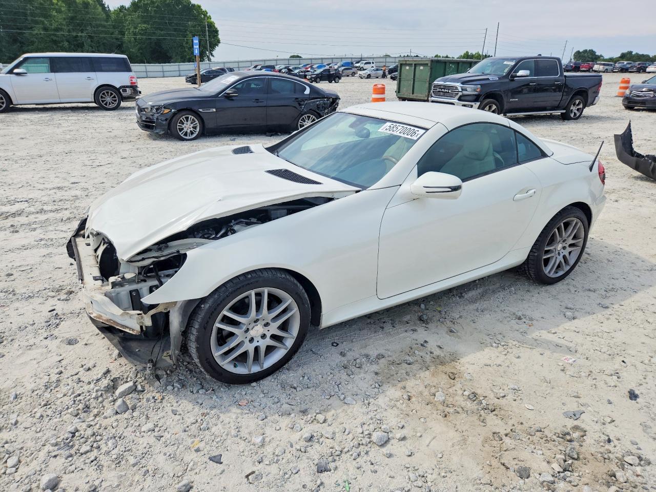 2009 Mercedes-Benz SLK 280, VIN WDBWK54F09F192402 — Front end