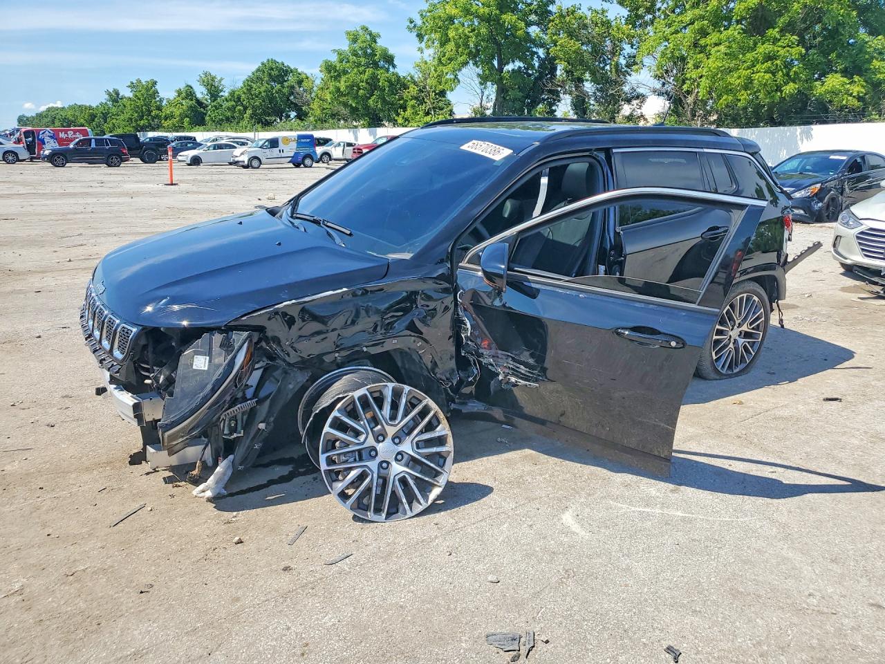 2024 Jeep Compass Limited, VIN 3C4NJDCN1RT602973 — Front end