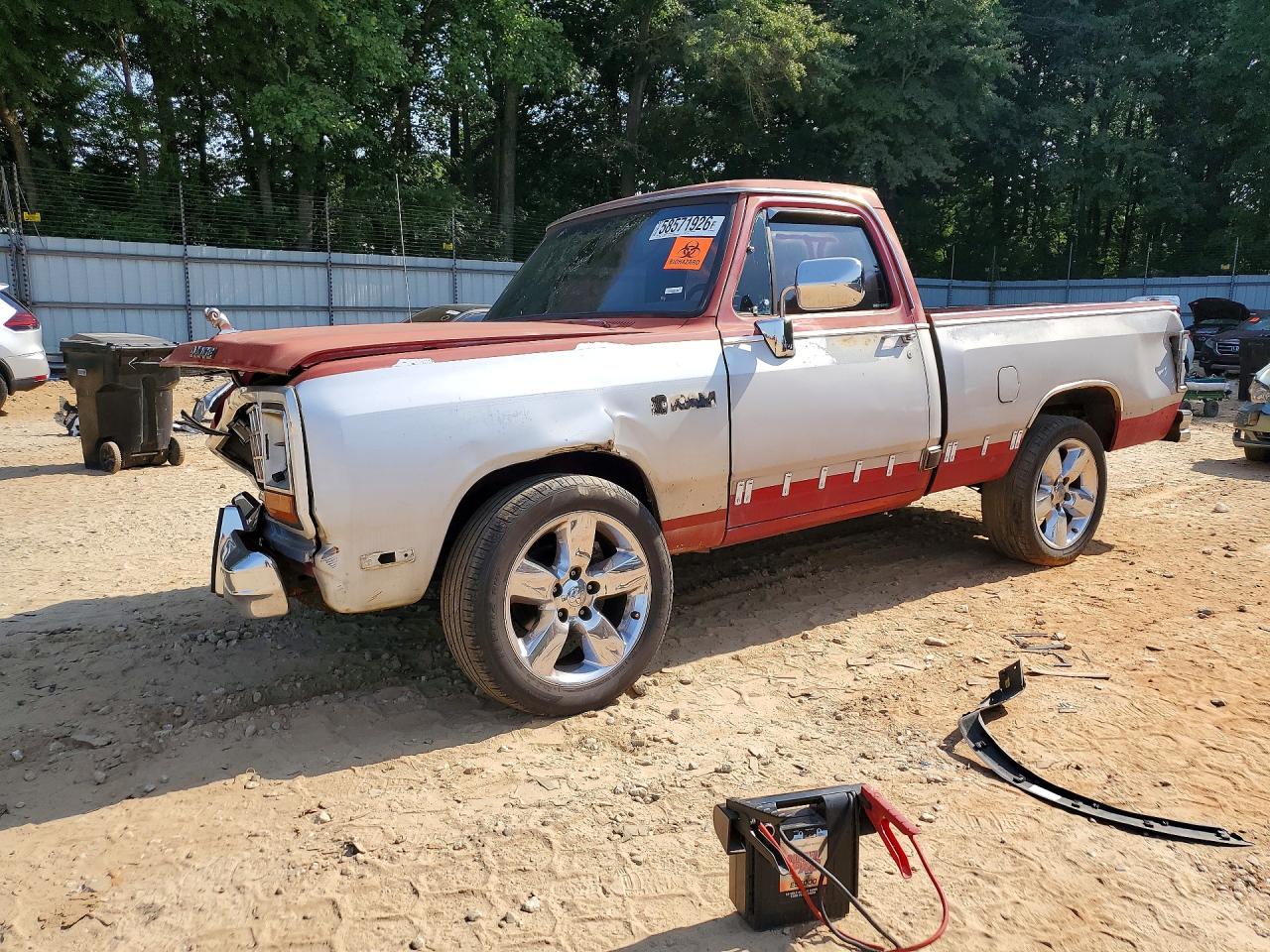 1989 Dodge D Series, VIN 1B7FE16YXKS113296 — Front end