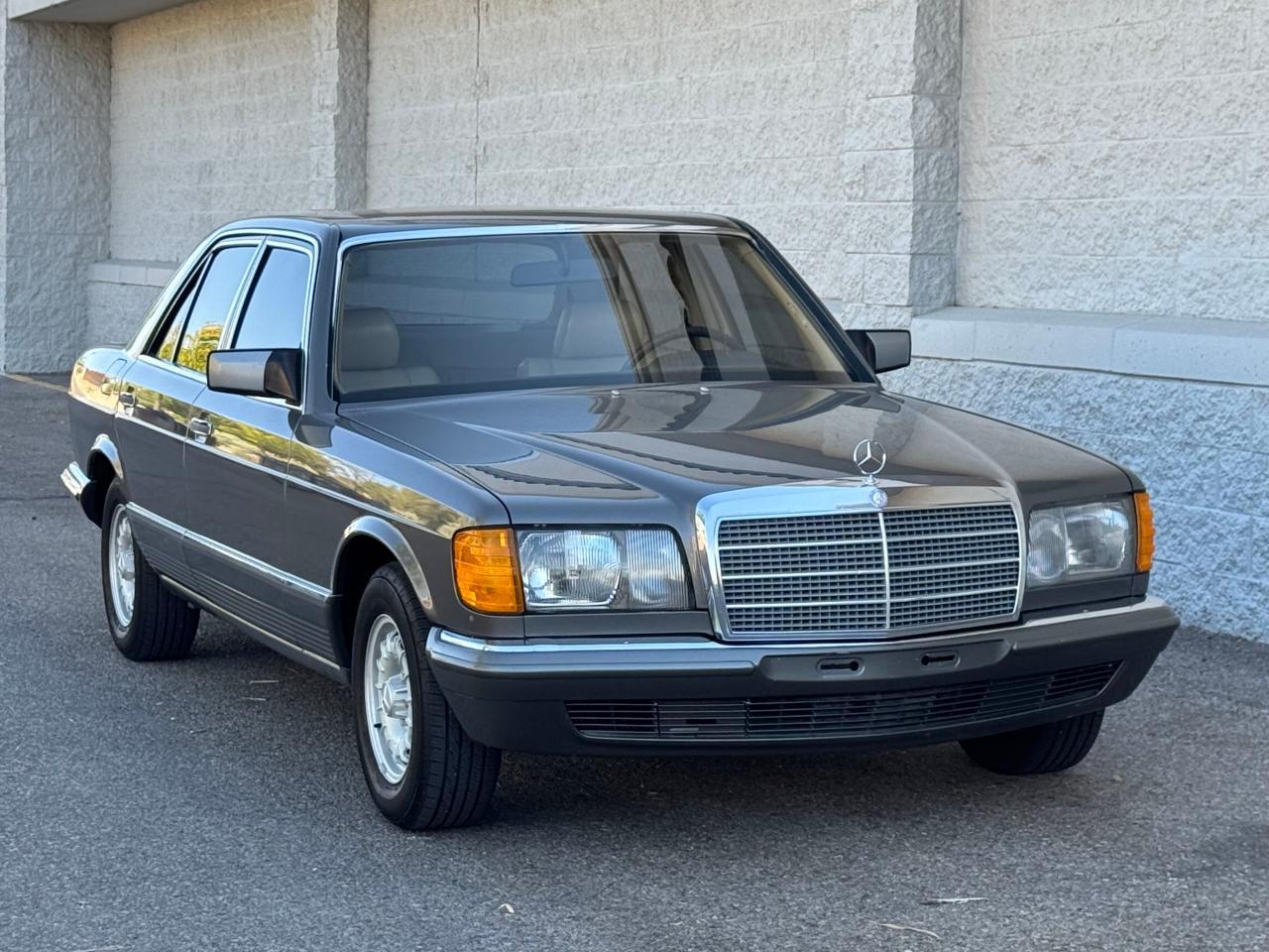 1983 Mercedes-Benz 280, VIN WDB1260221A001053 — Minor dents and scratches
