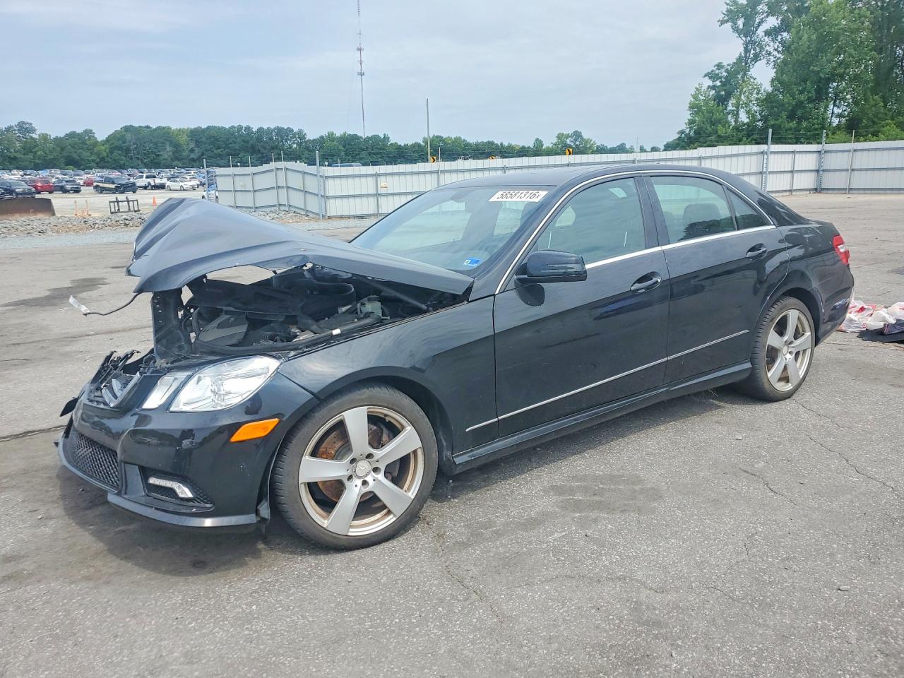 2011 Mercedes-Benz E 350 Luxury, VIN WDDHF8HB6BA395276 — Front end