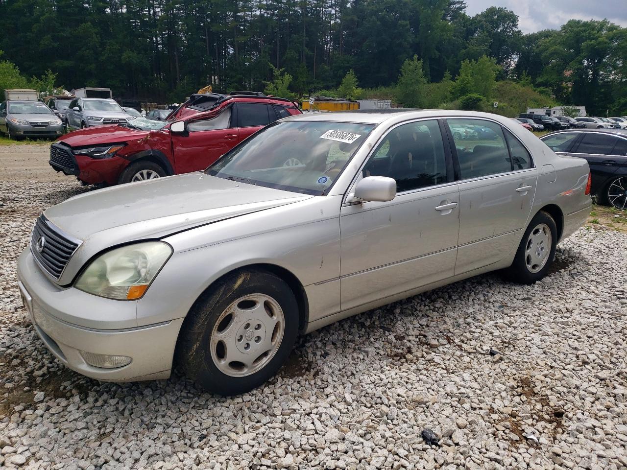 2001 Lexus LS 430, VIN JTHBN30F210010268 — Normal wear