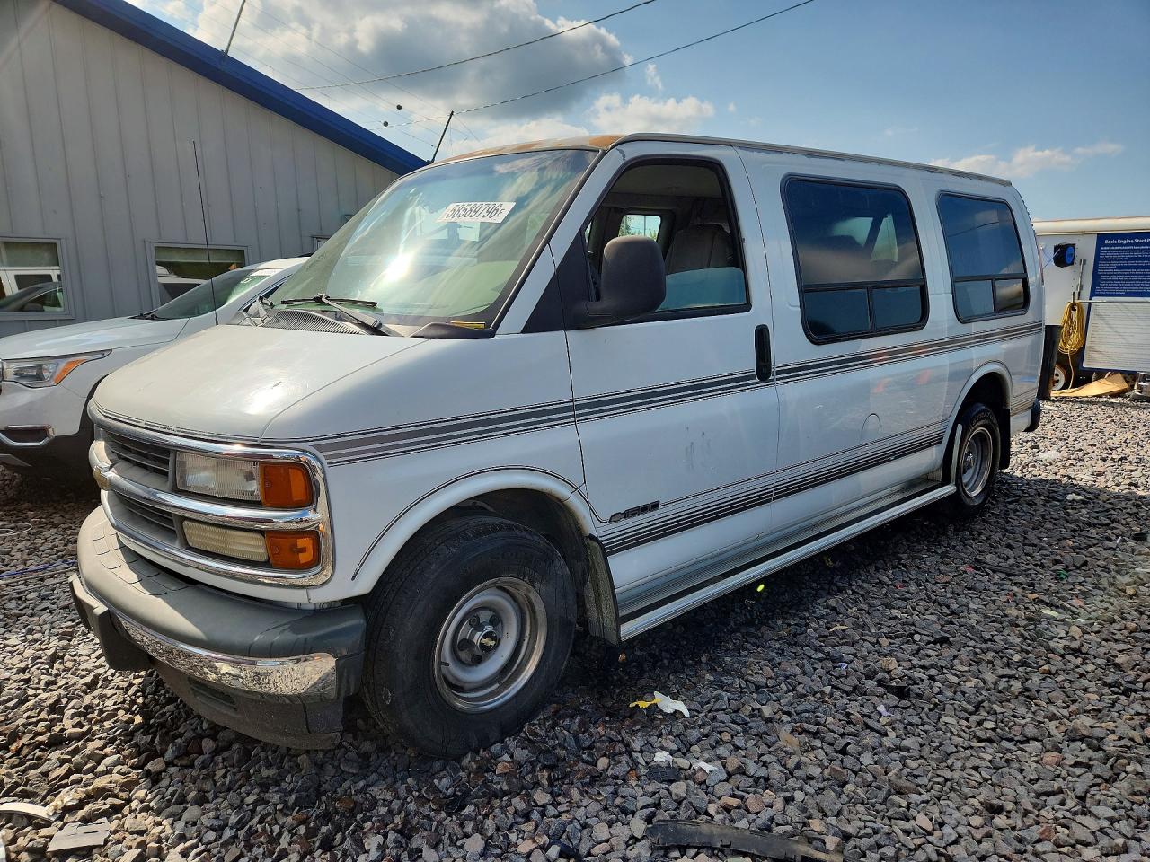 2000 Chevrolet Express, VIN 1GBFG15W0Y1262006 — Rear end