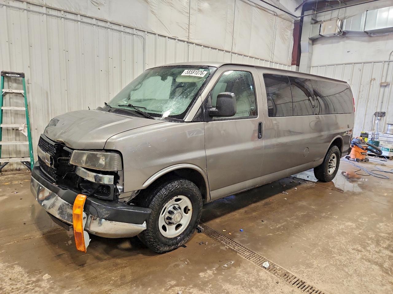 2012 Chevrolet Express Passenger 1LT, VIN 1GAZG1FA4C1199800 — Front end