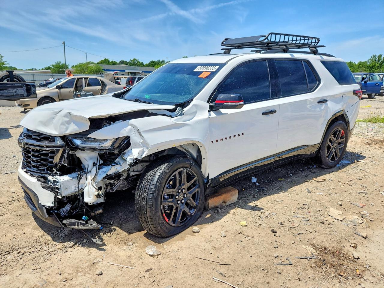 2023 Chevrolet Traverse Premier, VIN 1GNEVKKW6PJ133037 — Перед