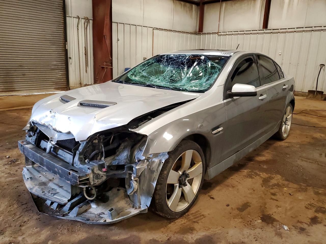 2009 Pontiac G8, VIN 6G2ER577X9L239375 — Front end