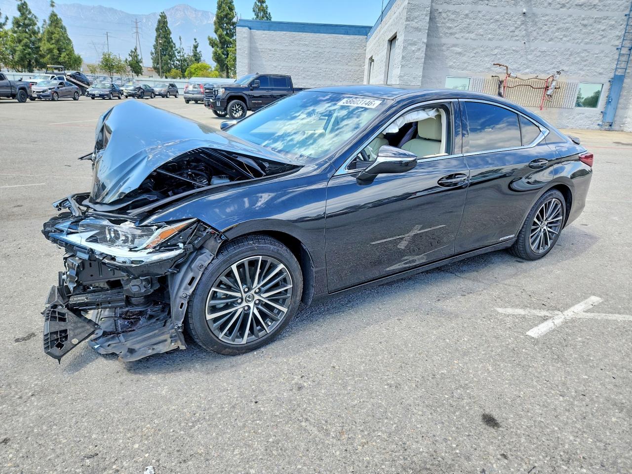 2022 Lexus ES 300h, VIN 58ADA1C12NU026032 — Front end