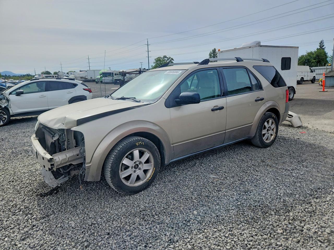 2005 Ford Freestyle SE, VIN 1FMZK01155GA13989 — Перед