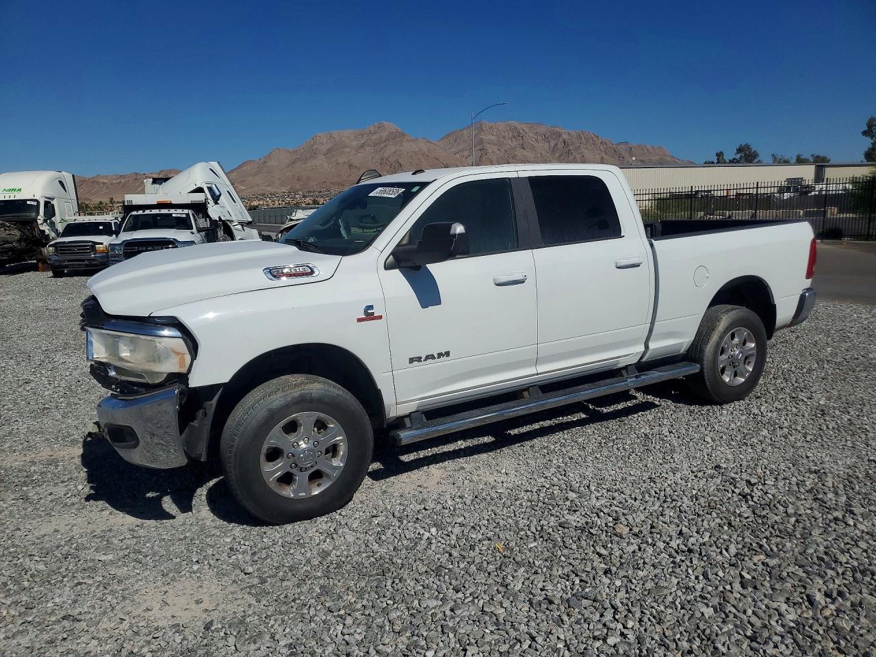 2020 Ram 2500 Big Horn, VIN 3C6UR5DL1LG252744 — Front end