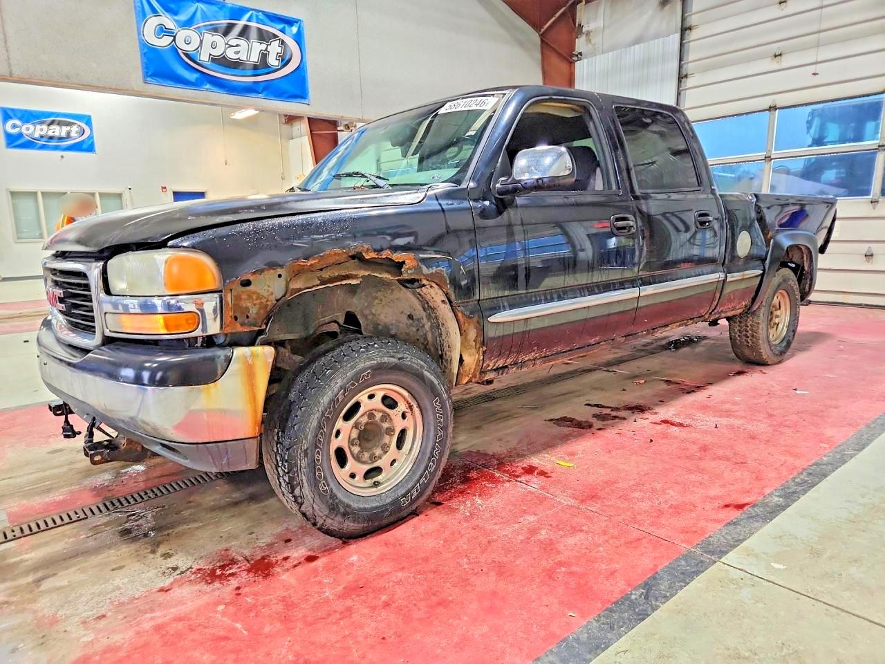 2002 GMC Sierra 1500HD SLE, VIN 1GTGK13U12F117566 — Rear end