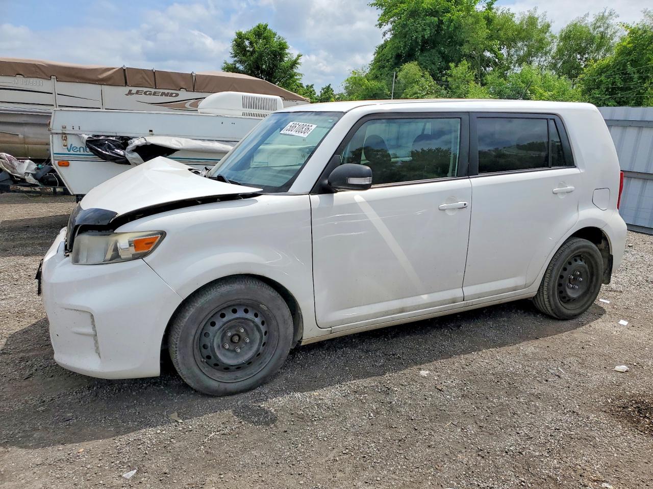 2015 Scion xB, VIN JTLZE4FE4FJ071972 — Front end